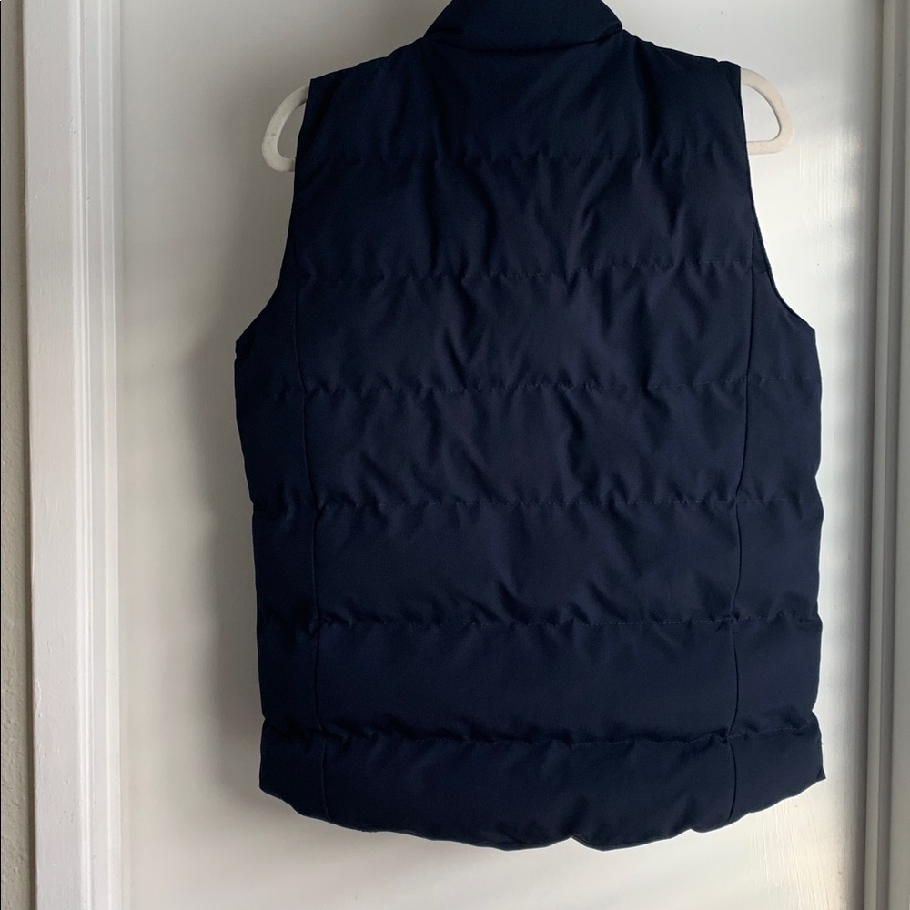 Women’s Navy Puffer Vest – Lightweight & Stylish Size XL - Picture 2 of 5
